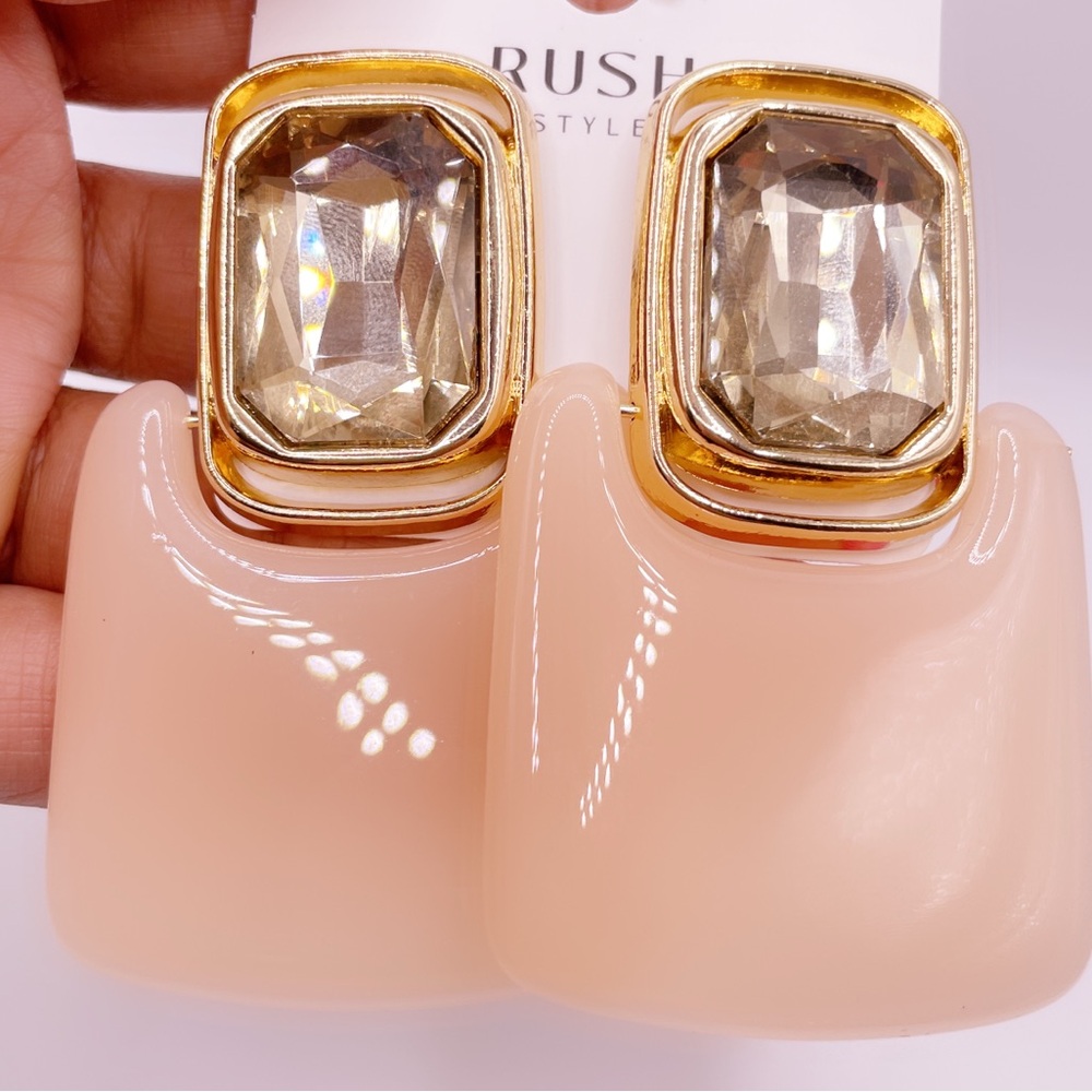 Elegant Gold and Tan Earrings